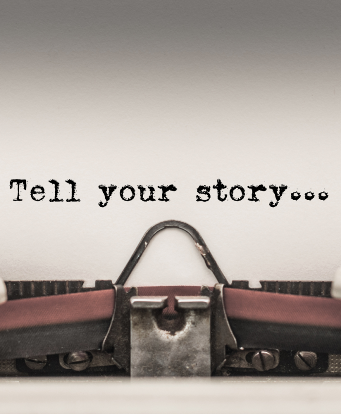 Máquina de escrever com uma folha escrita tell you story. Storytelling